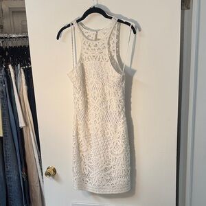 Lilly Pulitzer • Fitted Lace Sleeveless Dress • S